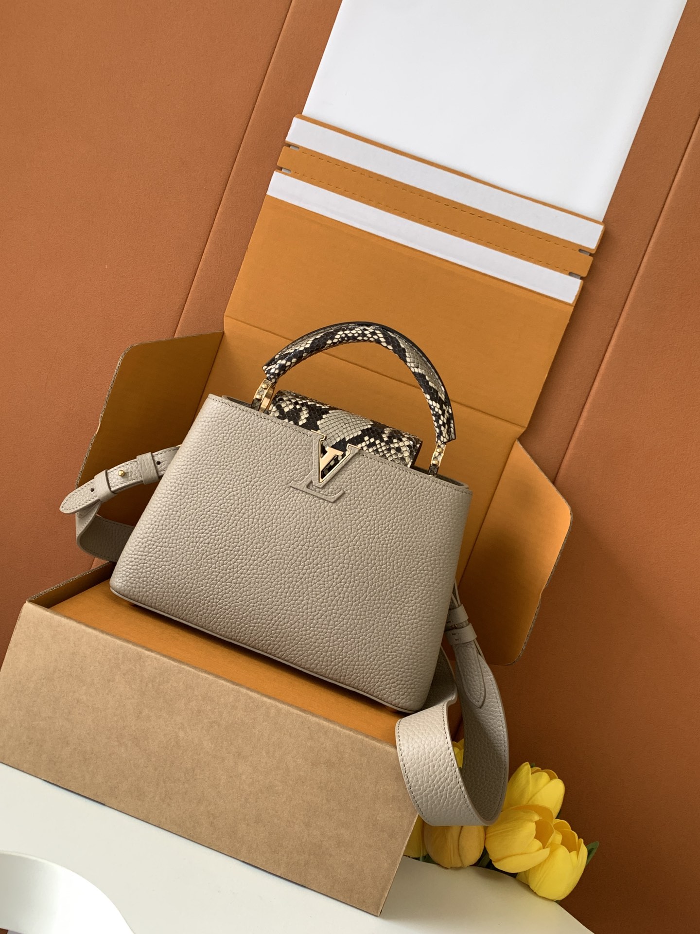 Fendi 全钢 N80071进口牛皮灰配蟒蛇金扣