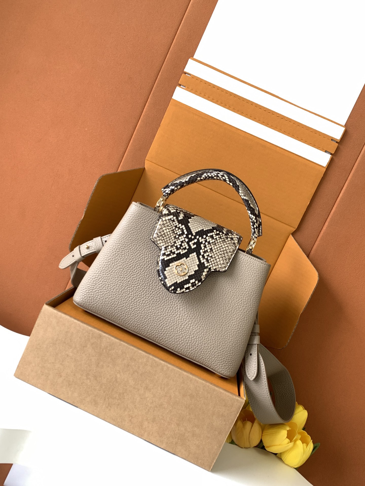 Fendi 全钢 N80071进口牛皮灰配蟒蛇金扣
