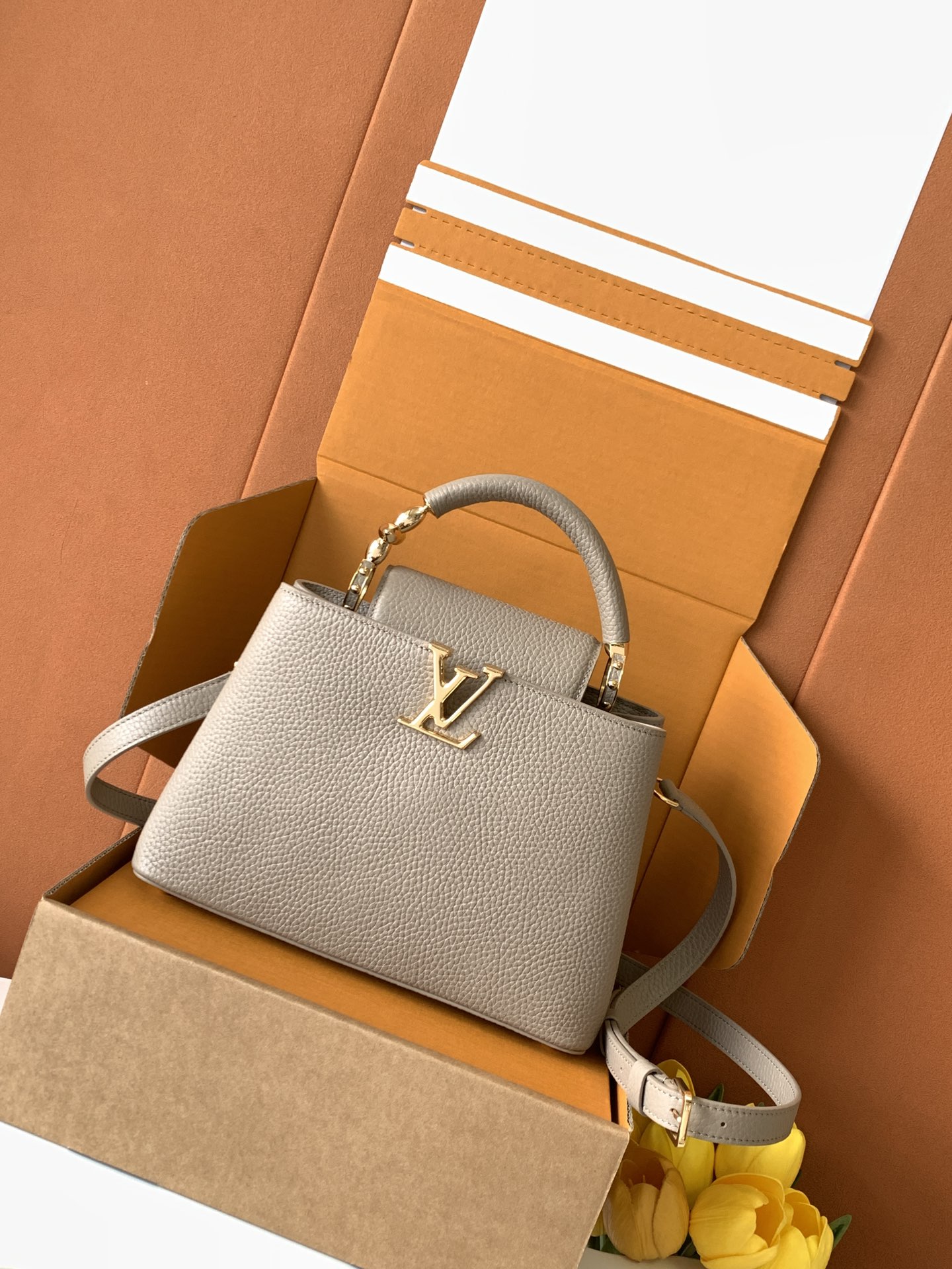 【特级全钢】Capucines 小号 大象灰色金型号：M24698材料：A级全钢五金，进口牛皮包装：全套