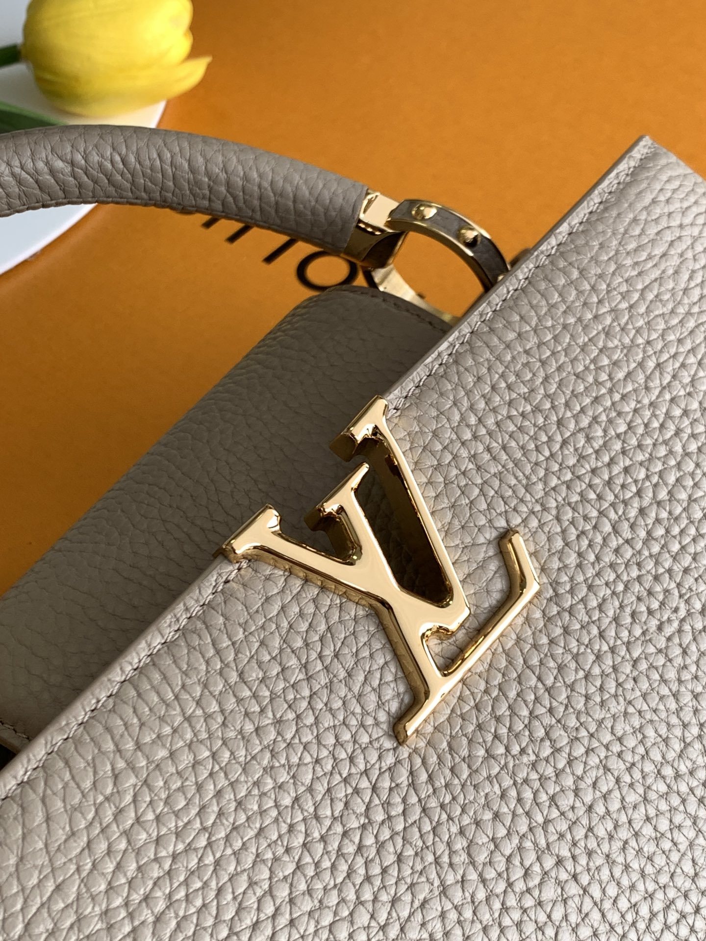 【特级全钢】Capucines 小号 大象灰色金型号:M24698材料:A级全钢五金,进口牛皮包装:全套