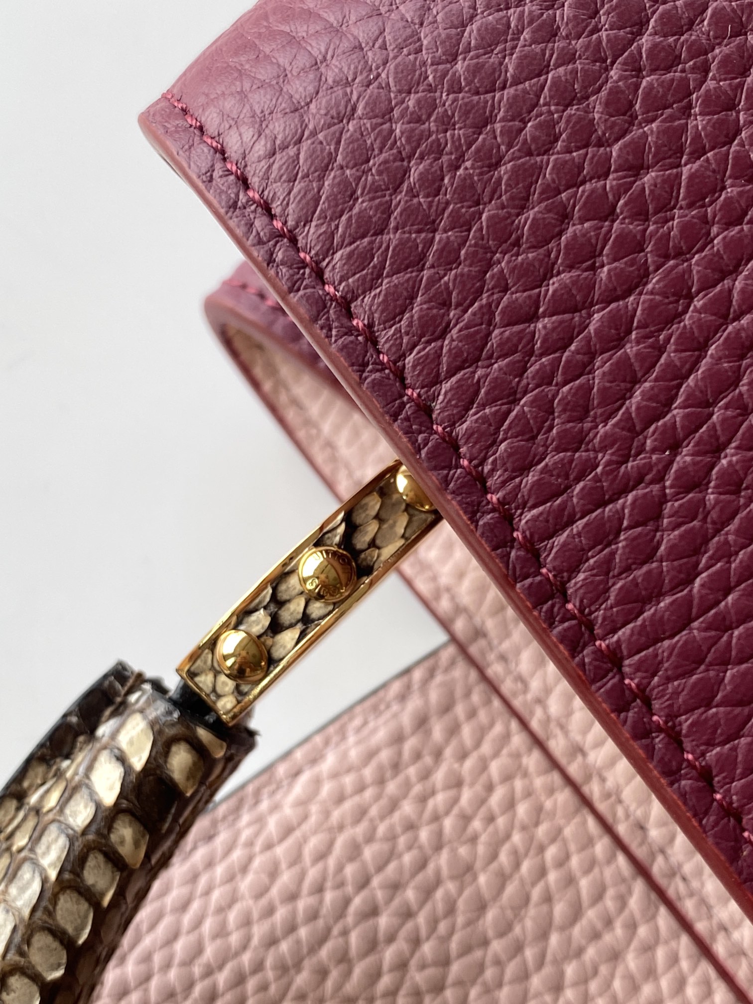 【全钢五金 进口牛皮💋 N82068葡萄紫配巴黎粉蟒蛇金扣】此款包身为粒面 Taurillon进口 皮革