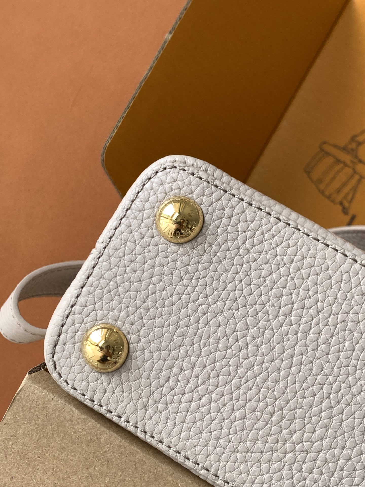 【特级MB新版芯片原厂皮】Capucines 迷你 灰紫金型号：M24728材料：A级全钢五金，进口牛皮