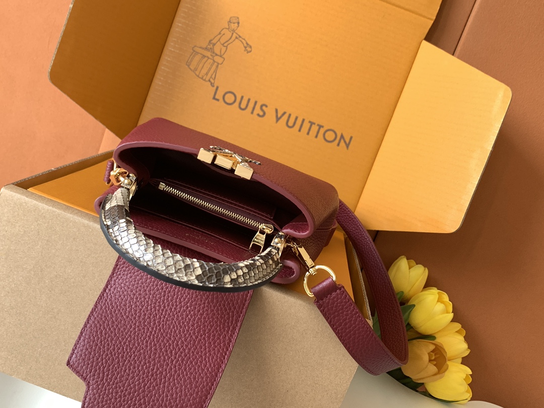 N85515特级全钢 进口牛皮枣红配亮光蟒蛇金动态163 2024 夏季款 Capucines 迷你手袋