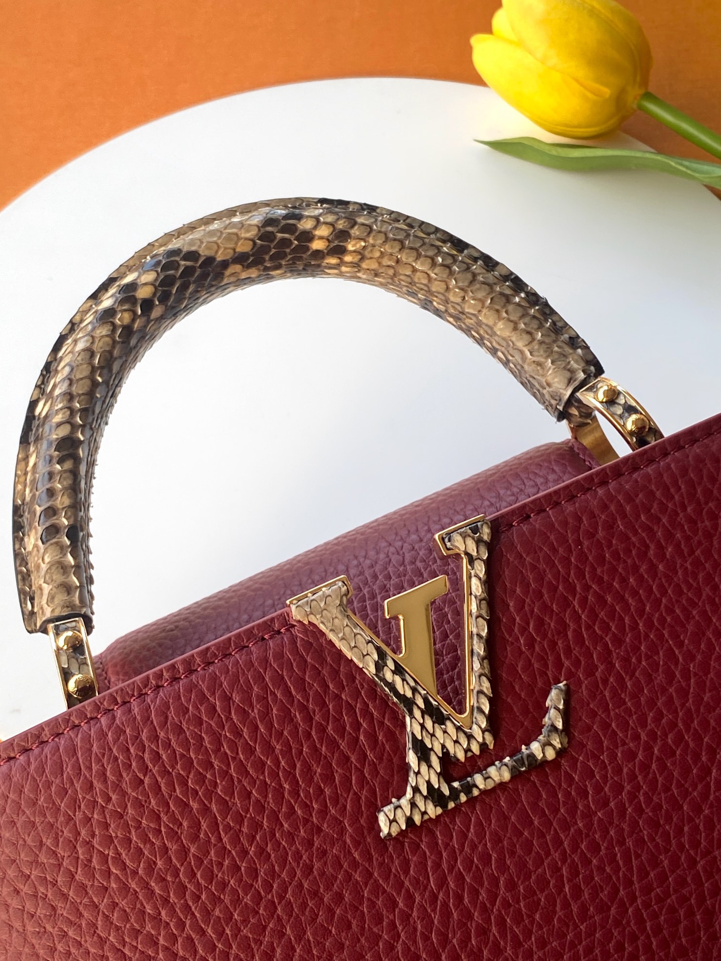 N85514 进口牛皮枣红配亮光蟒蛇金 进口牛皮 动态163 2024 夏季款 Capucines 迷你