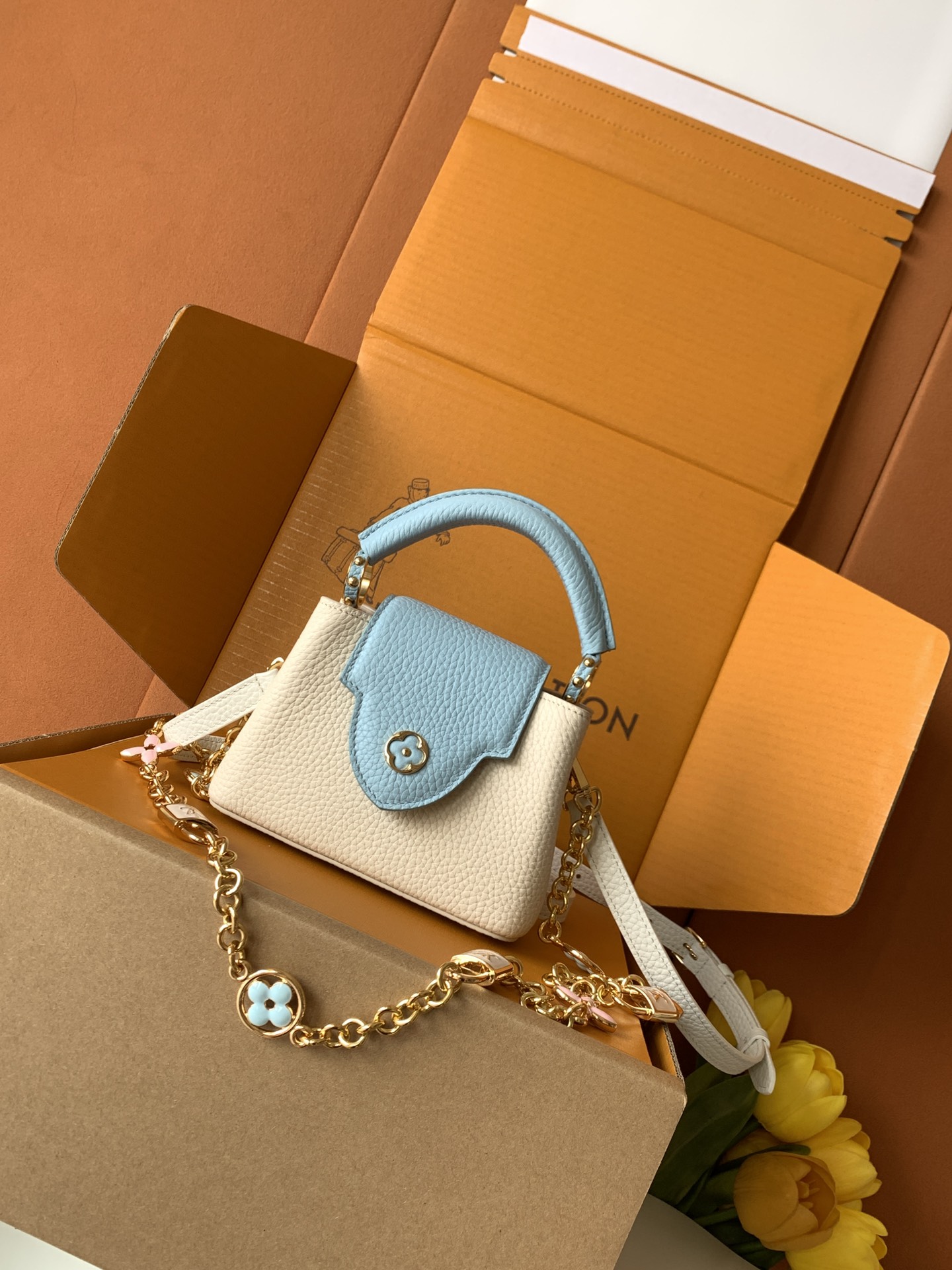 全钢五金 进口牛皮. 纯手工定制M23952珍珠白配蓝色金（163C芯片版）皮料是意大利A级皮料是在于品