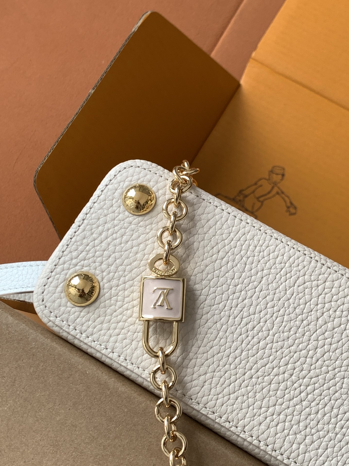 全钢五金 进口牛皮 纯手工定制✨M23954 珍珠白配蓝色金（163C芯片版）皮料是意大利A级皮料是在于