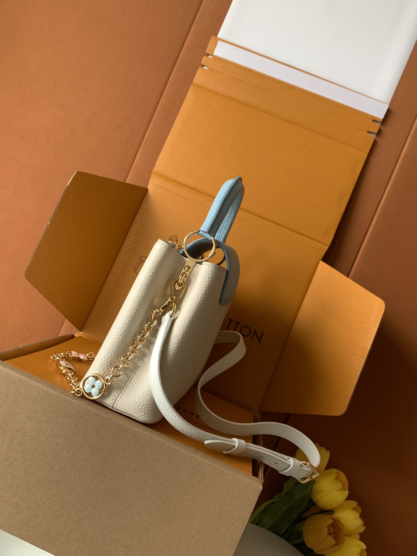 全钢五金 进口牛皮 纯手工定制✨M23954 珍珠白配蓝色金（163C芯片版）皮料是意大利A级皮料是在于