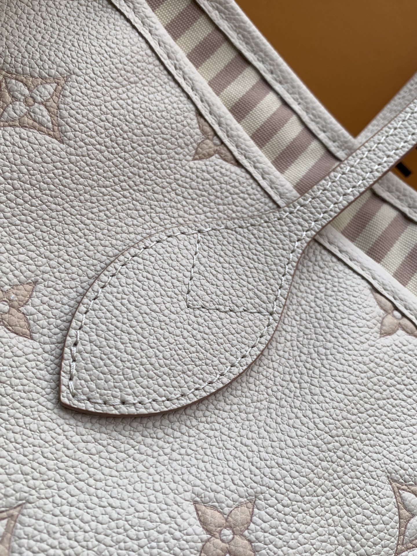 【特级MB163c芯片版原厂皮】本款 Neverfull MM 手袋型号：M14285材料：A级全钢五金