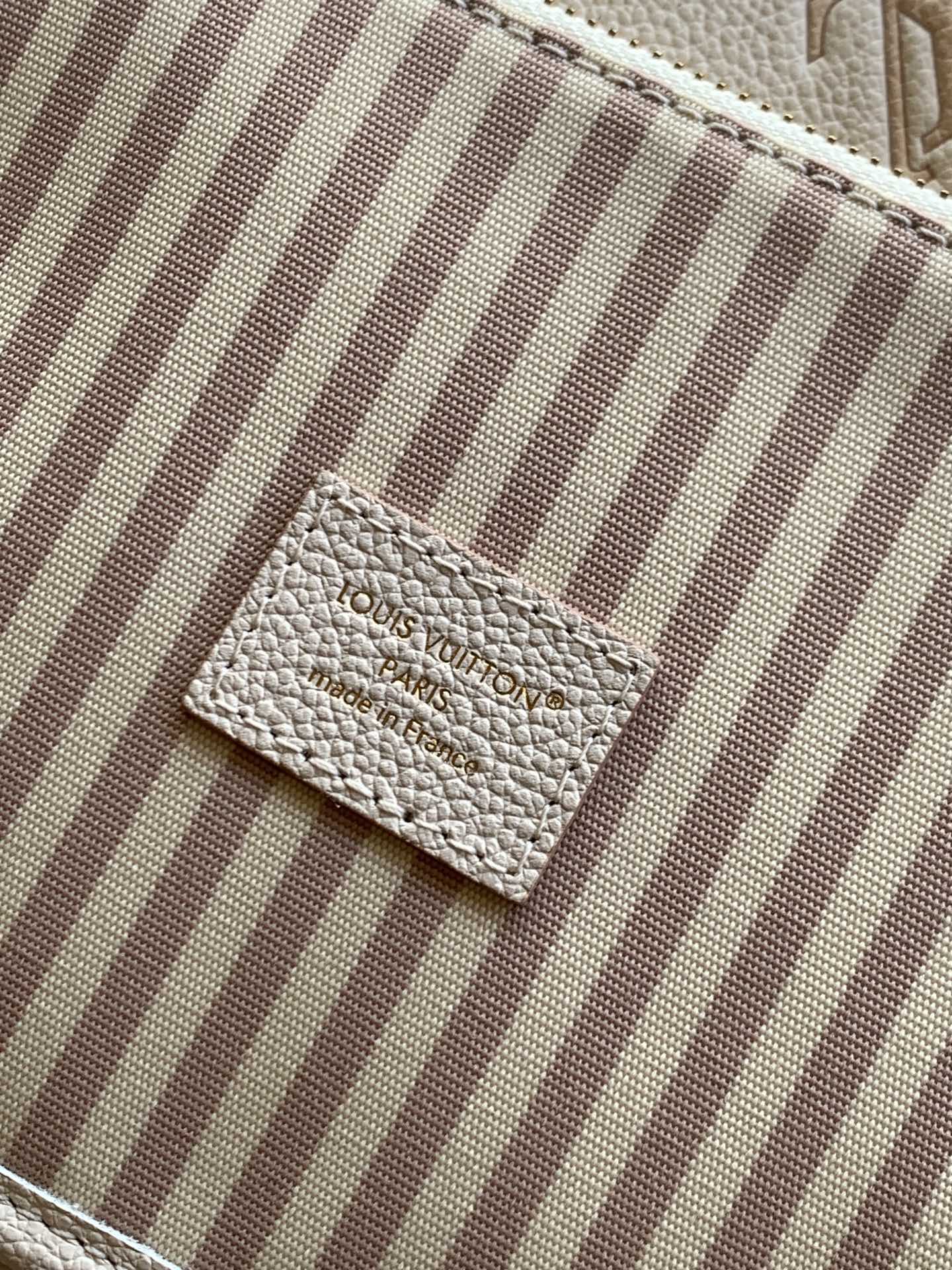 【特级MB163c芯片版原厂皮】本款NeoNoe 中号手袋型号：M14401材料：A级全钢五金，进口原厂