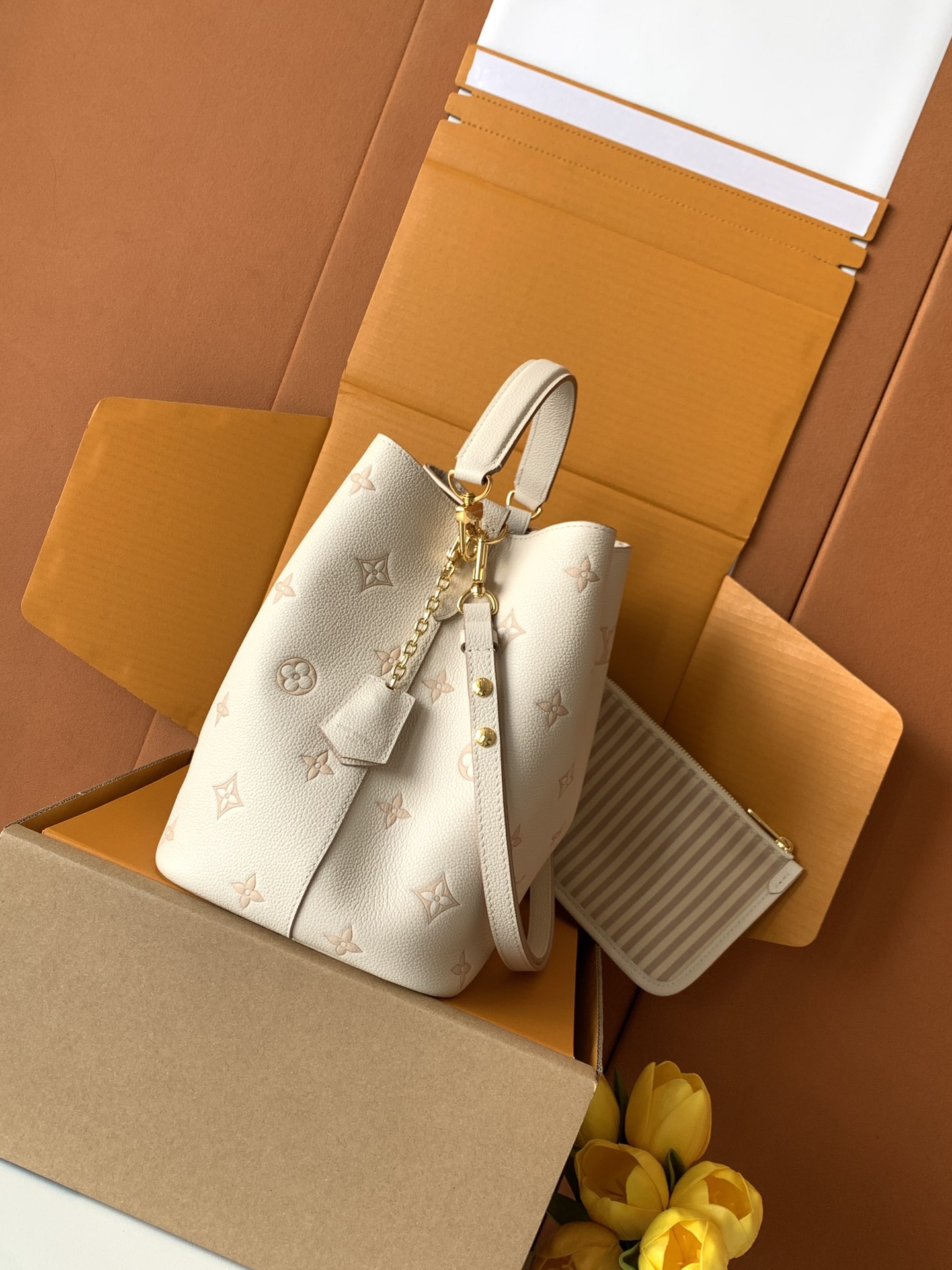 【特级MB163c芯片版原厂皮】本款NeoNoe 中号手袋型号：M14401材料：A级全钢五金，进口原厂