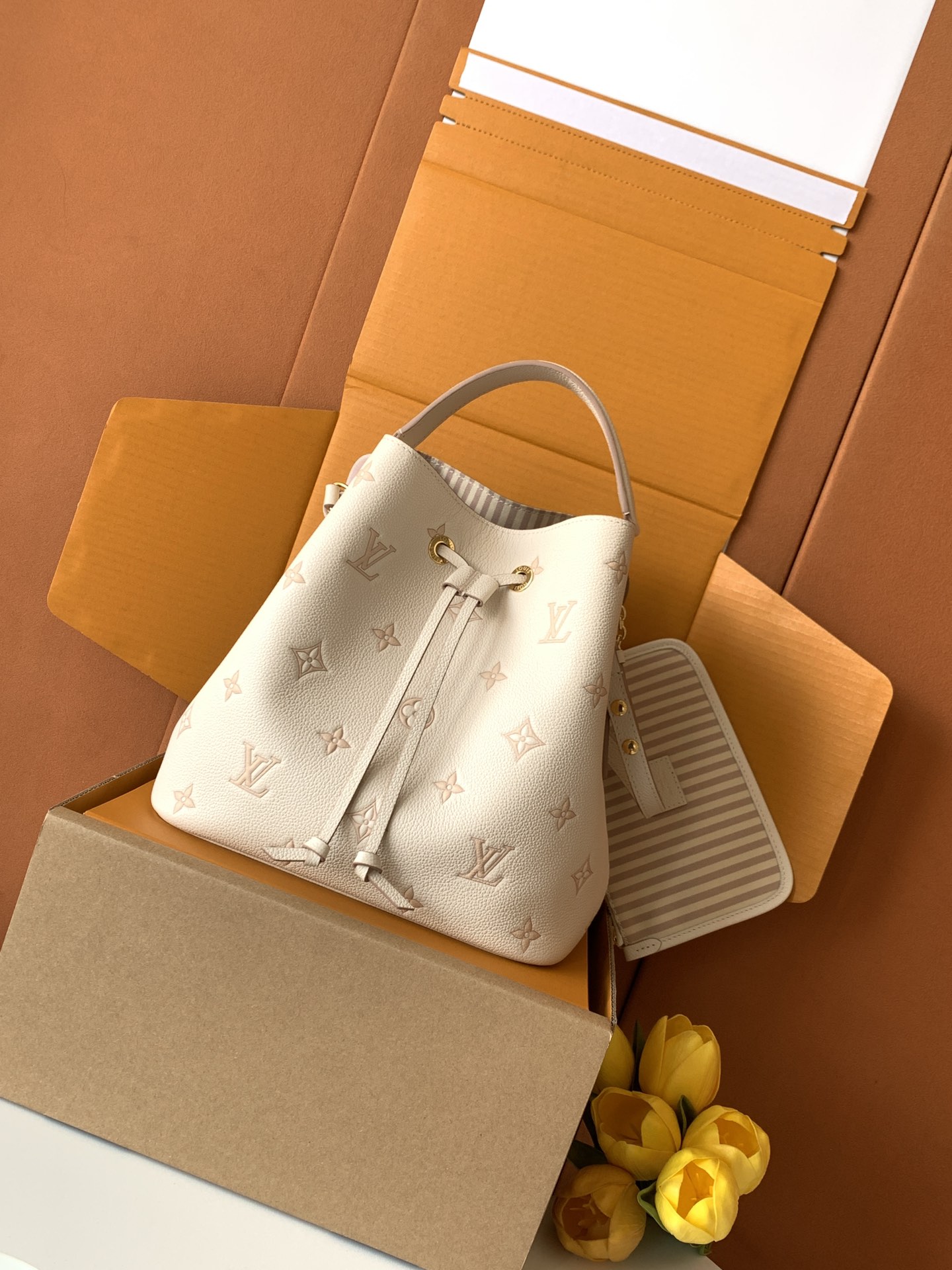 【特级MB163c芯片版原厂皮】本款NeoNoe 中号手袋型号：M14401材料：A级全钢五金，进口原厂