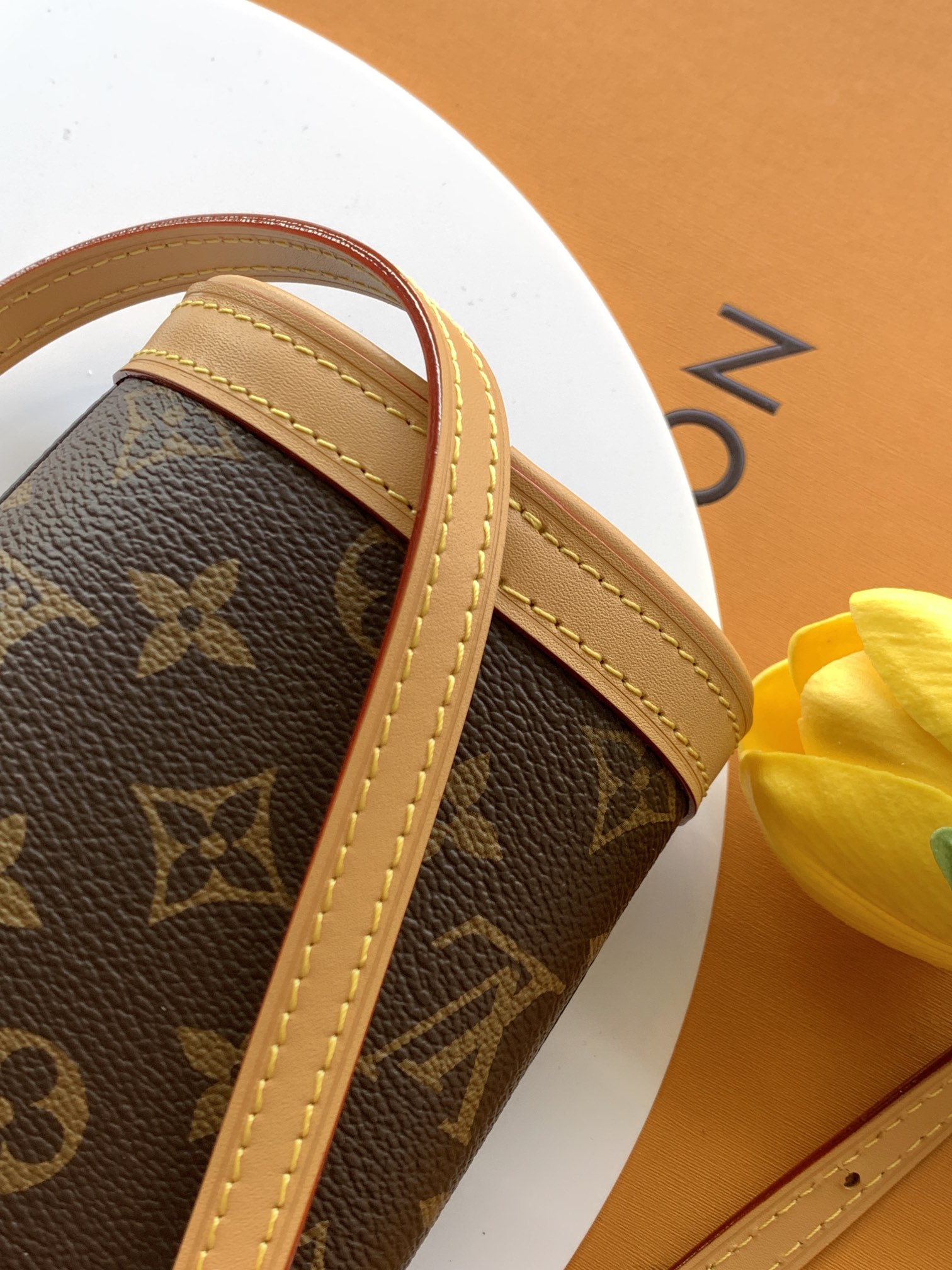 【特级MB芯片版原厂皮】FOLD ME 手拿包型号：M80874材料：A级全钢五金，进口原厂面料包装：全