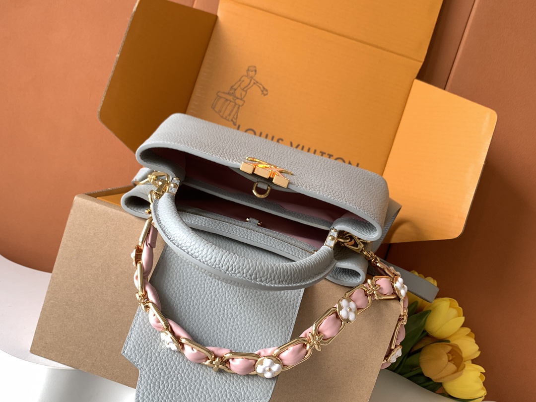 【全钢五金 进口牛皮💋 M23280浅灰金】【Capucines BB手袋】本季新款 Capucines