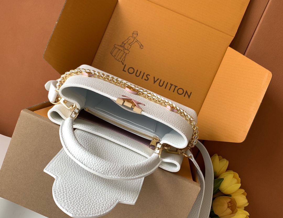 特级全钢 M12345 白色金 进口牛皮动态芯片 本款 Capucines BB 手袋出自 Trilog