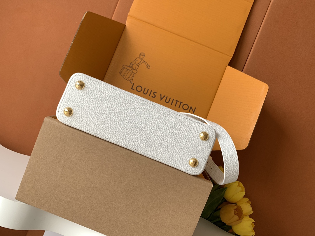 特级全钢 M12345 白色金 进口牛皮动态芯片 本款 Capucines BB 手袋出自 Trilog