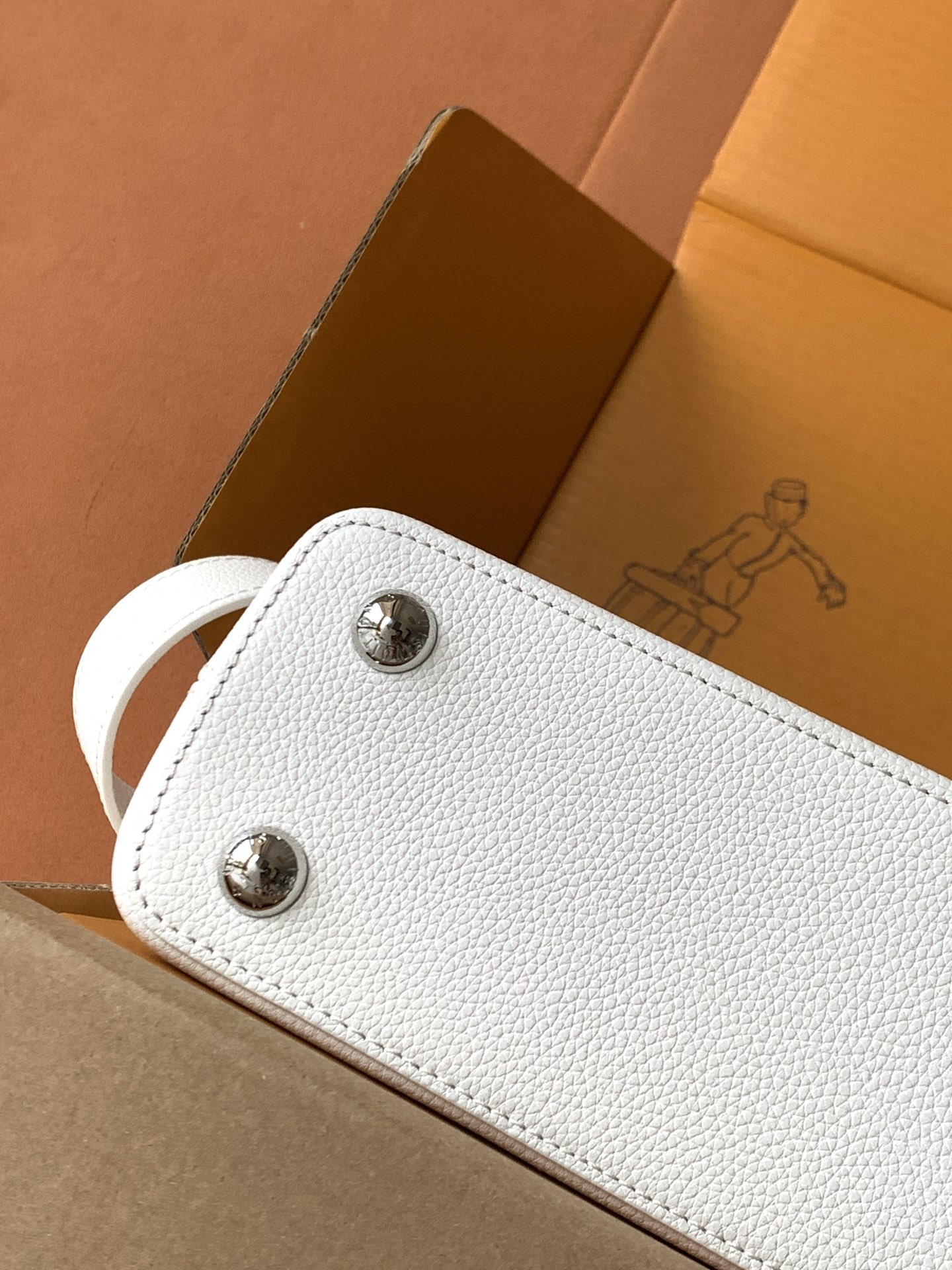 【全钢五金 进口牛皮 变码芯片】特级配全套包装 M24672进口牛皮白色银扣中号本款capucines 