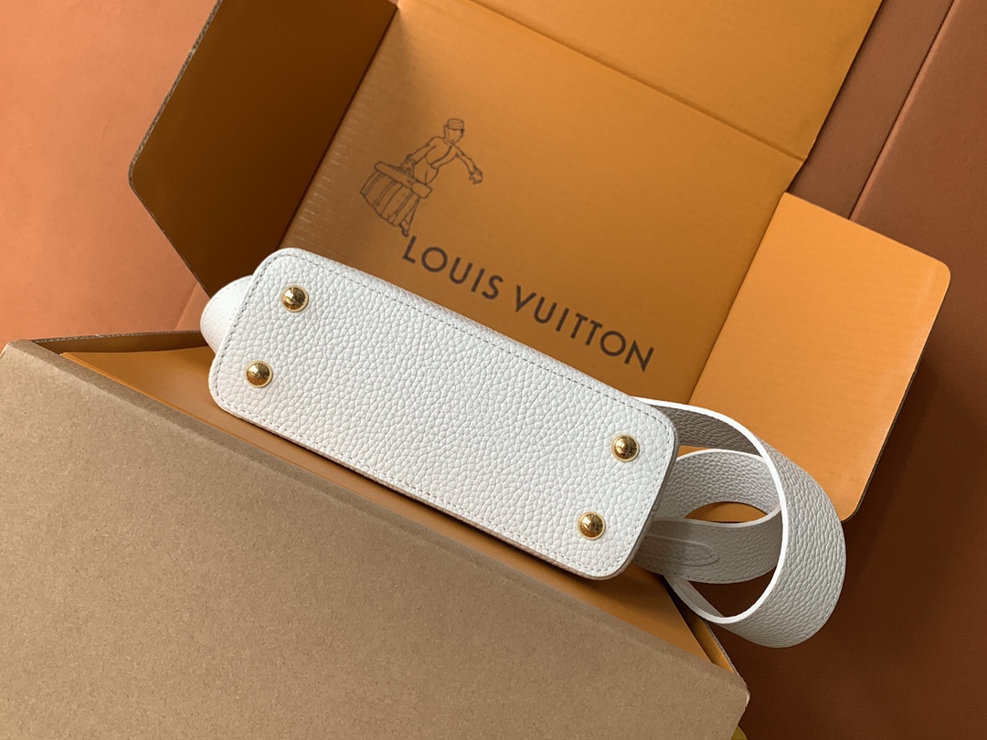 M56669白色金 特级全钢五金 进口牛皮此款 Capucines 迷你手袋由 Taurillon 皮革