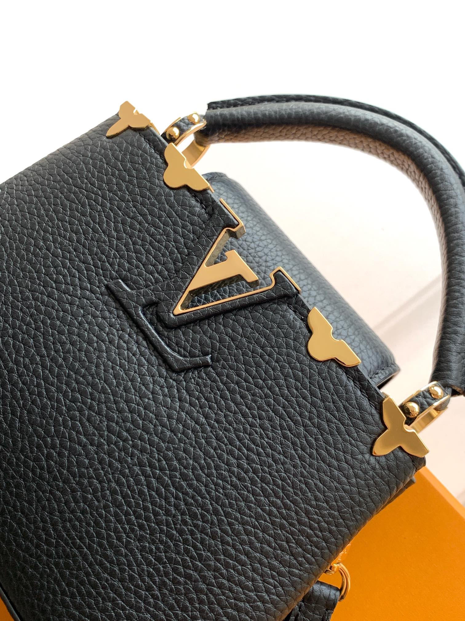 M56669黑色金 特级全钢五金 进口牛皮此款 Capucines 迷你手袋由 Taurillon 皮革