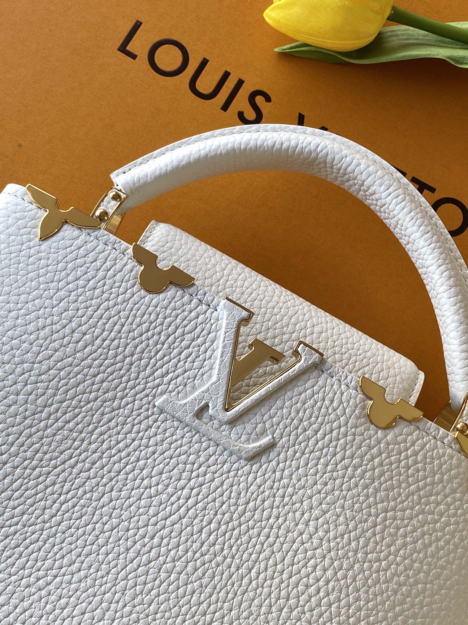 【全钢五金 变码芯片】特级配全套包装 💋 M56660进口牛皮白色金扣】 花冠全钢五金Capucines