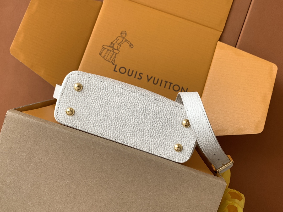 【特级MB新版芯片原厂皮】Capucines 迷你 白色金扣型号：M24729材料：A级全钢五金，进口牛