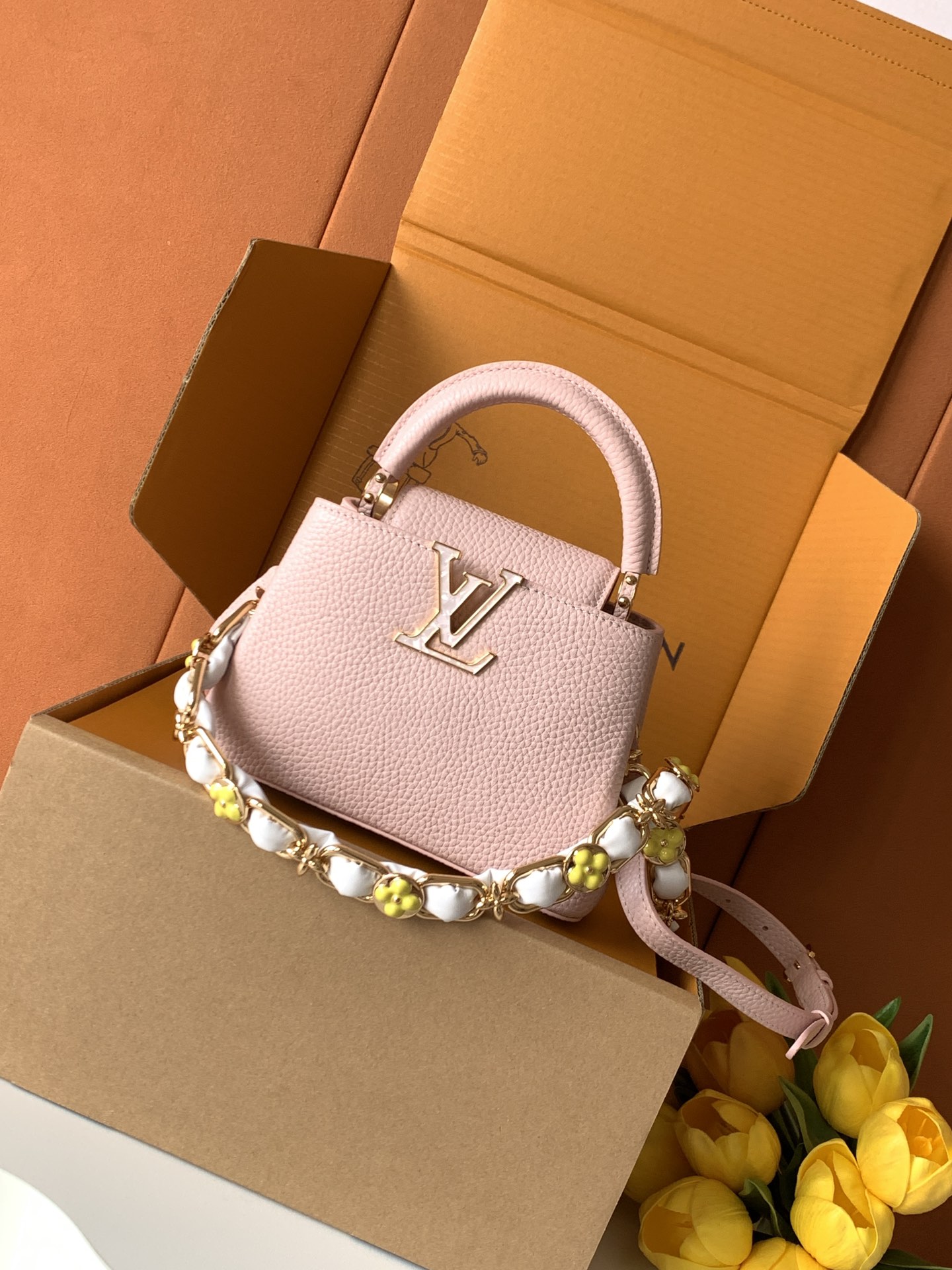 M23363粉色金 全钢五金 进口牛皮那英款系列 Capucines Mini手袋 本季新款 Capuc