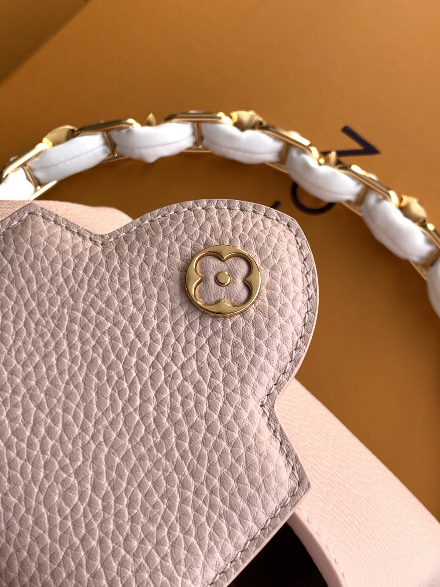 M23363粉色金 全钢五金 进口牛皮那英款系列 Capucines Mini手袋 本季新款 Capuc