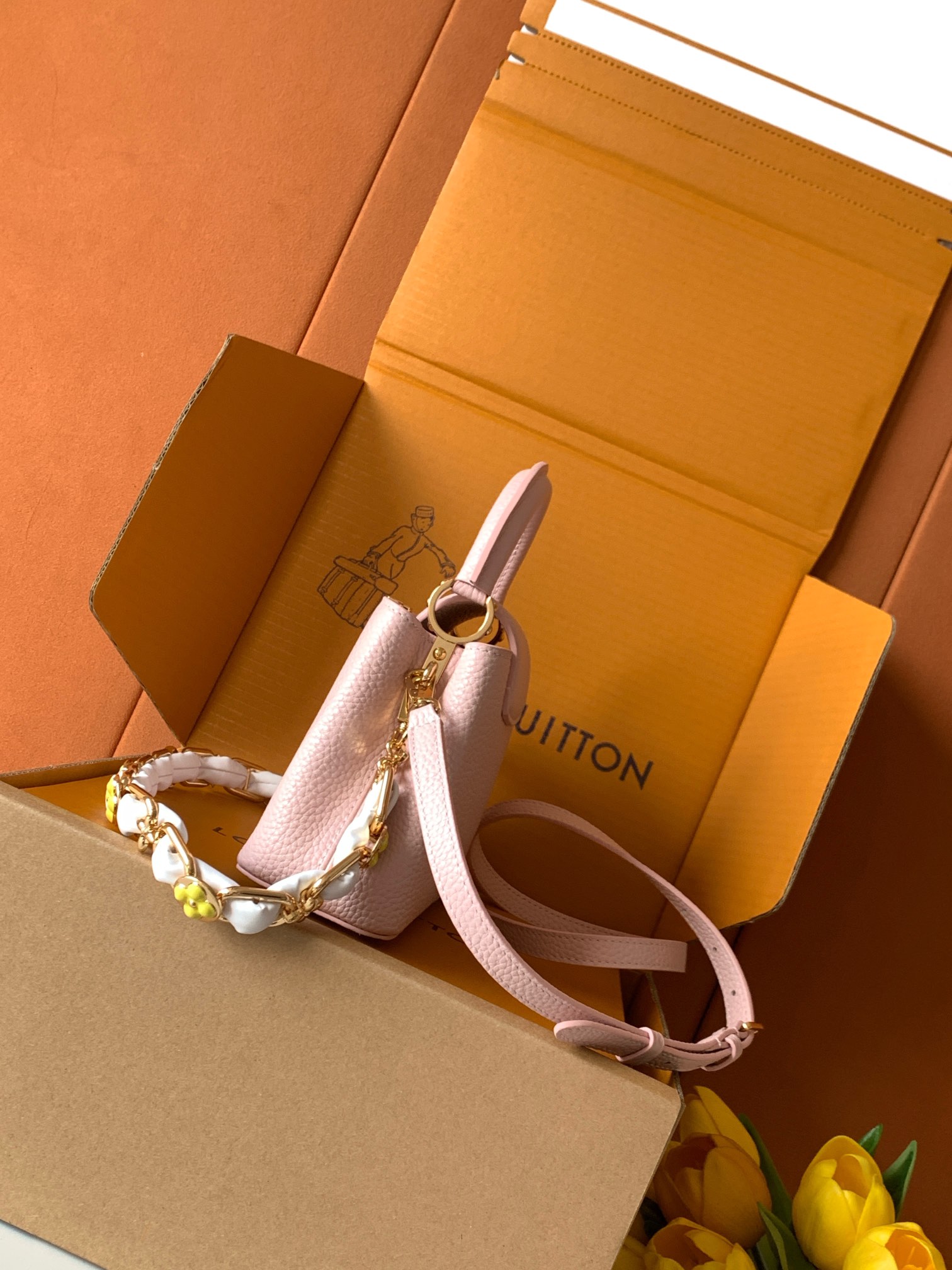 M23363粉色金 全钢五金 进口牛皮那英款系列 Capucines Mini手袋 本季新款 Capuc