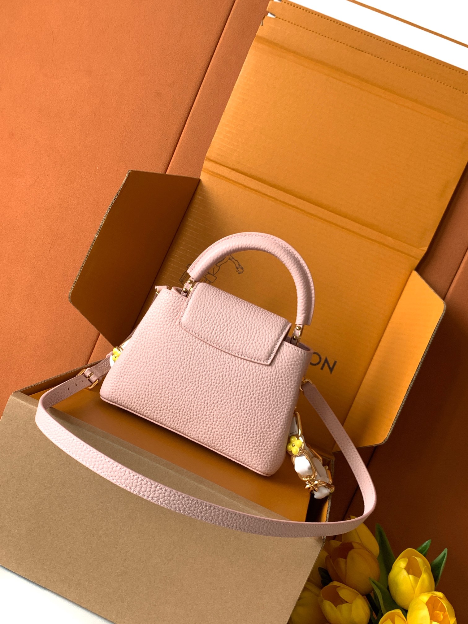 M23363粉色金 全钢五金 进口牛皮那英款系列 Capucines Mini手袋 本季新款 Capuc