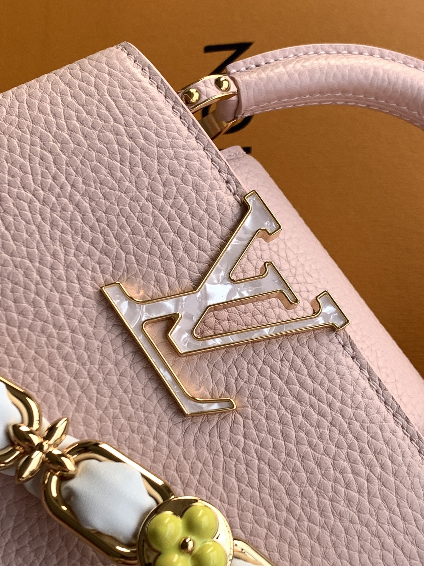 M23363粉色金 全钢五金 进口牛皮那英款系列 Capucines Mini手袋 本季新款 Capuc