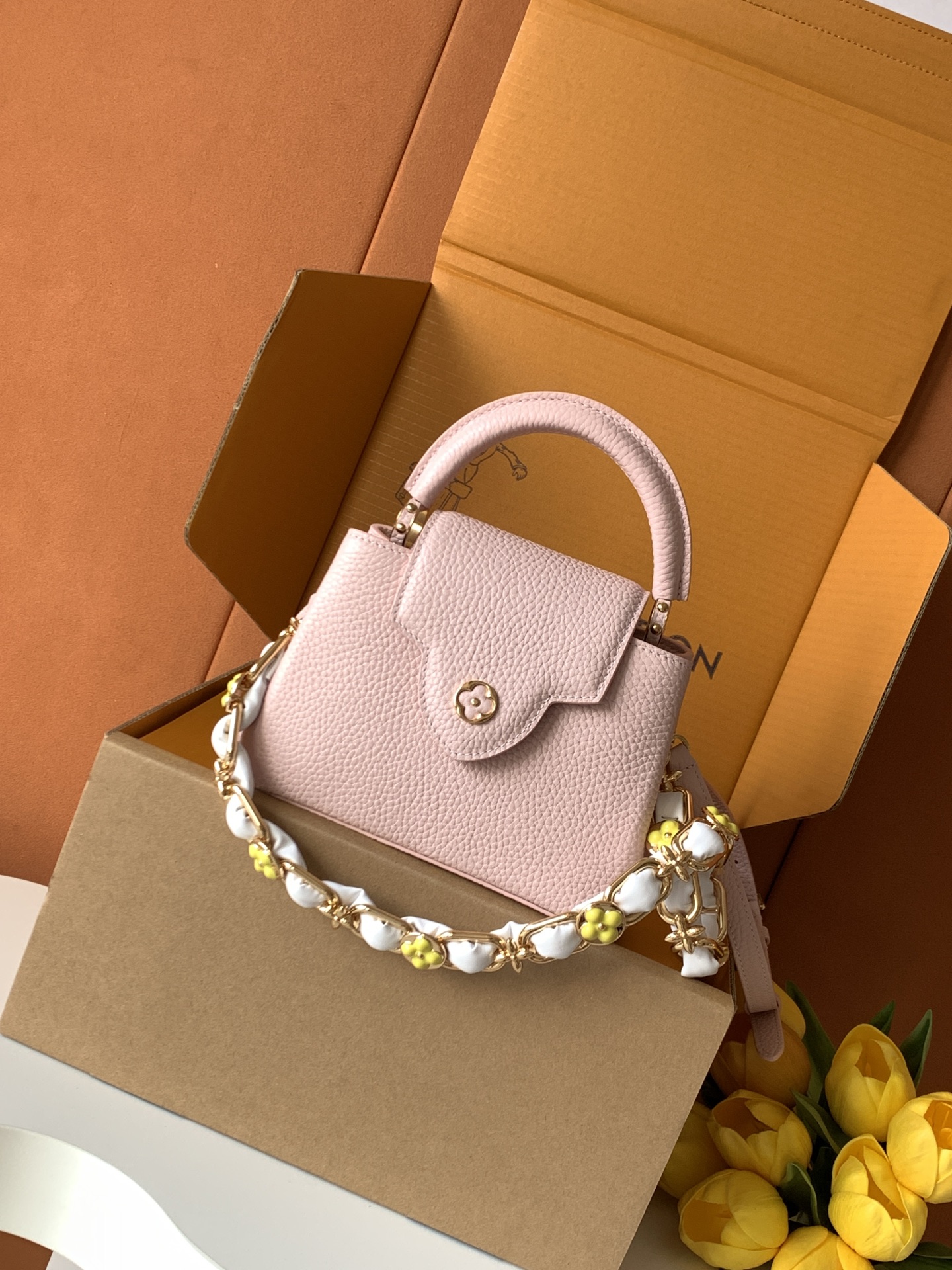 M23363粉色金 全钢五金 进口牛皮那英款系列 Capucines Mini手袋 本季新款 Capuc