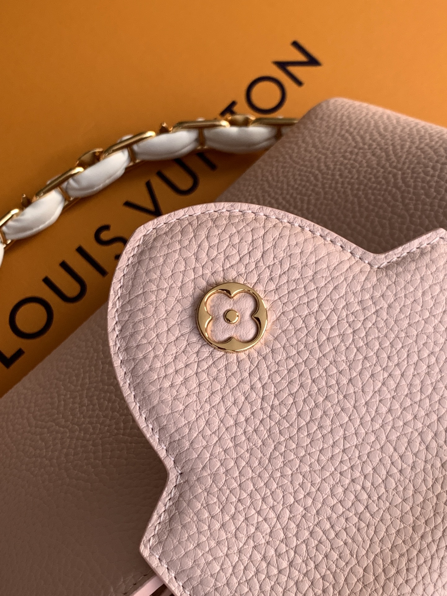 【全钢五金 进口牛皮💋 M23280粉色金】【Capucines BB手袋】本季新款 Capucines