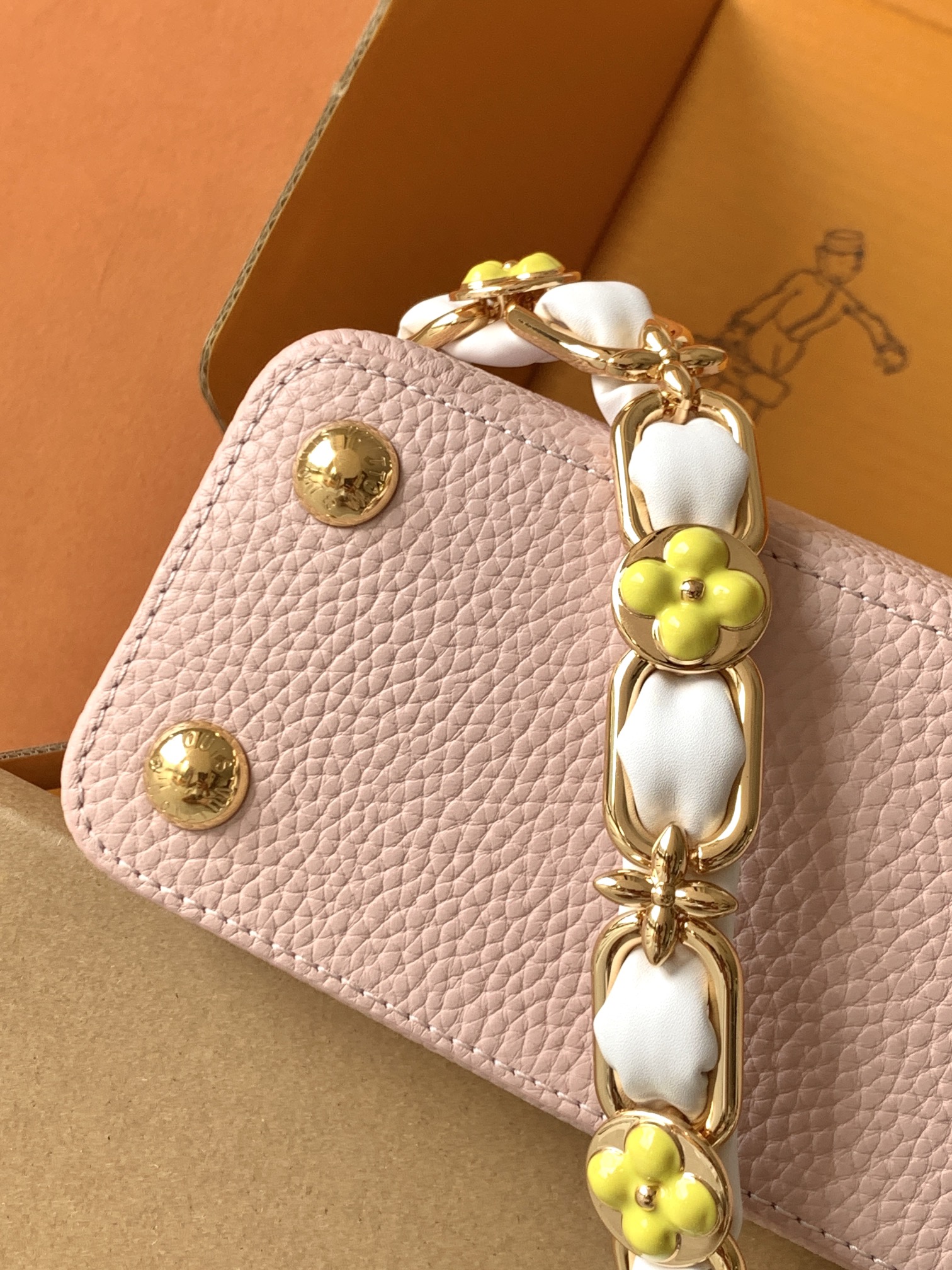 【全钢五金 进口牛皮💋 M23280粉色金】【Capucines BB手袋】本季新款 Capucines