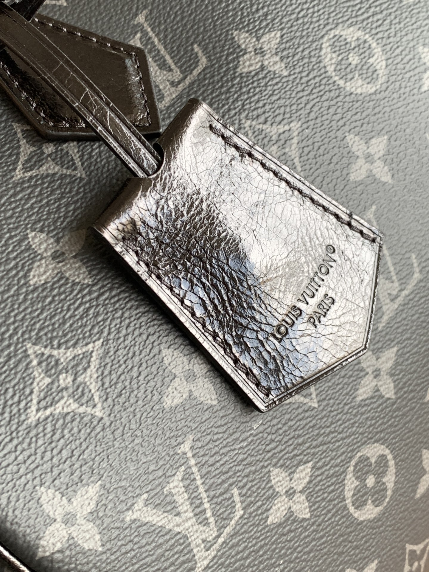 特级全钢 进口皮料 M15102本款Speedy Soft 30手袋出自LVSki系列，以Monogra