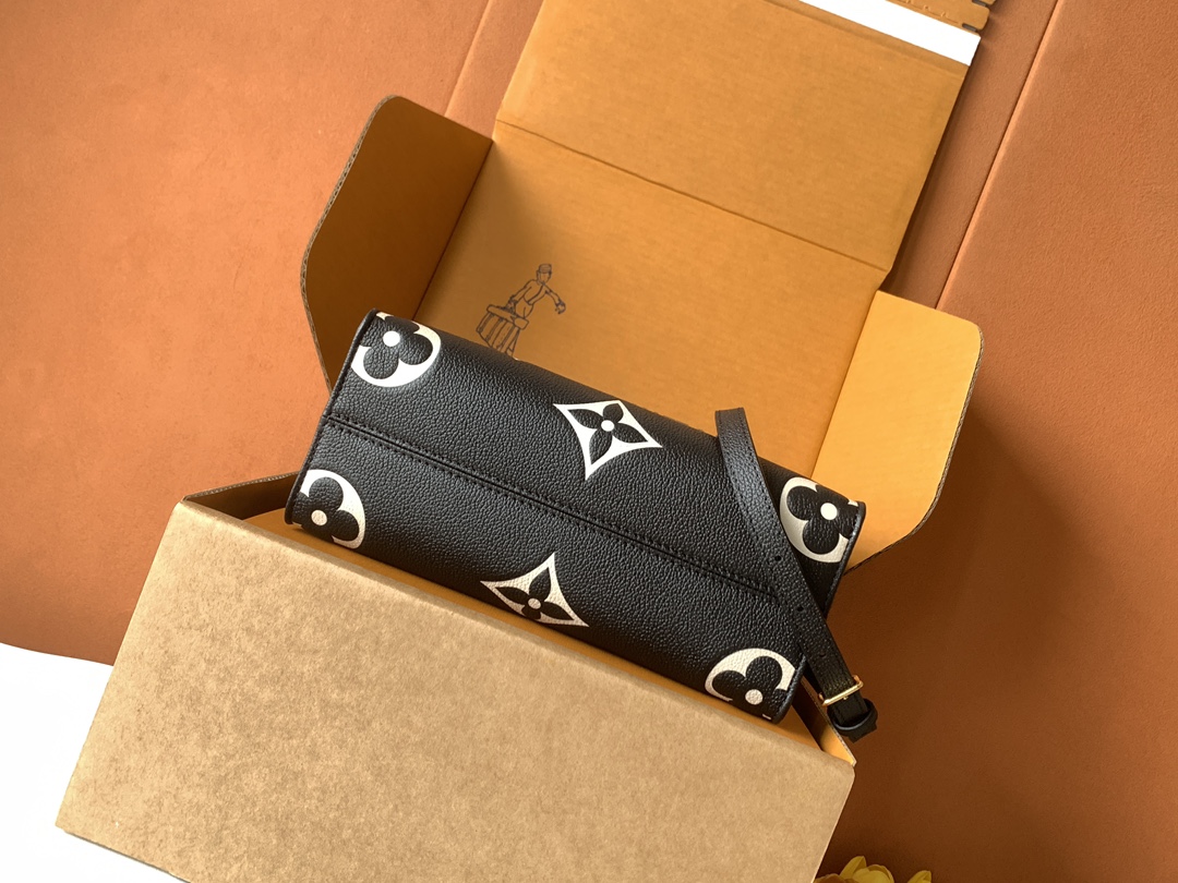 Louis Vuitton OnTheGo 小号手袋