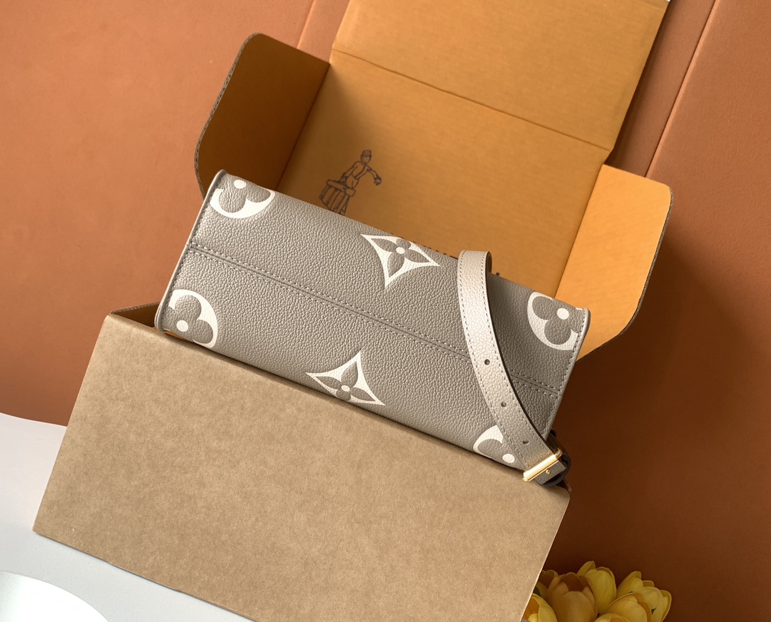 Louis Vuitton OnTheGo 小号手袋