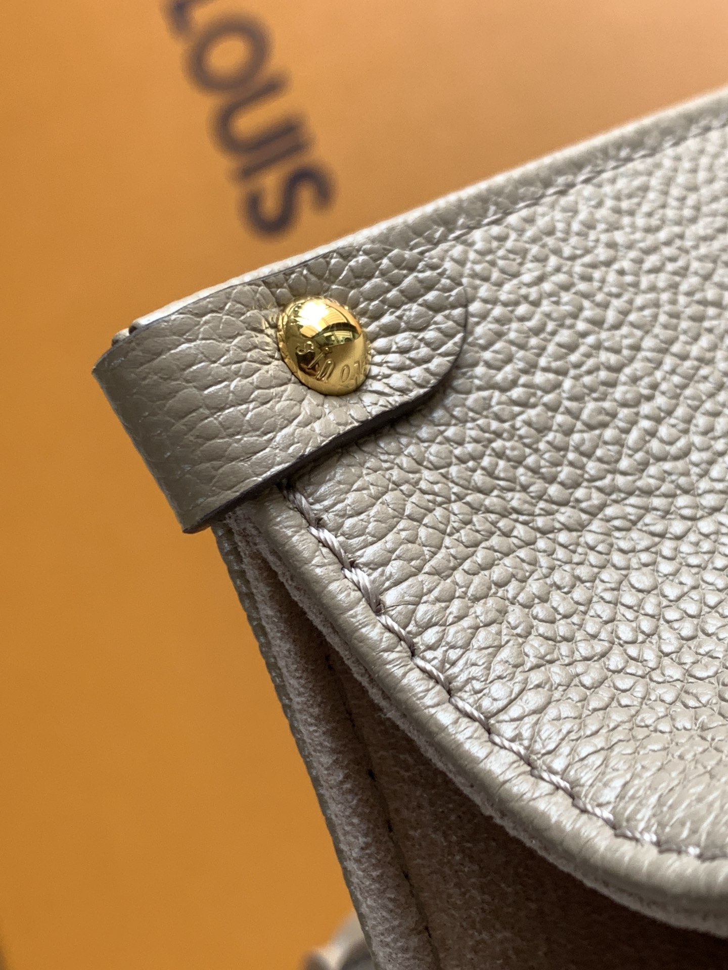 Louis Vuitton OnTheGo 小号手袋