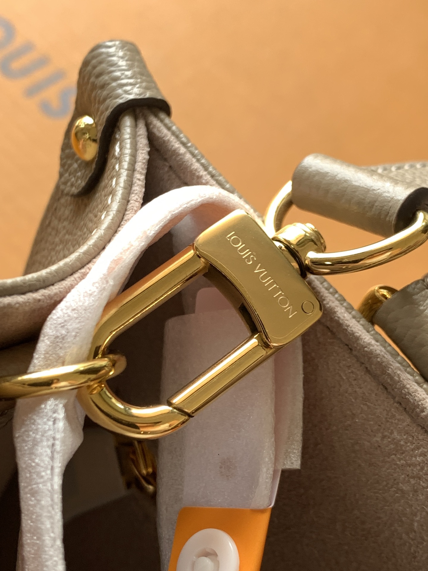 Louis Vuitton OnTheGo 小号手袋