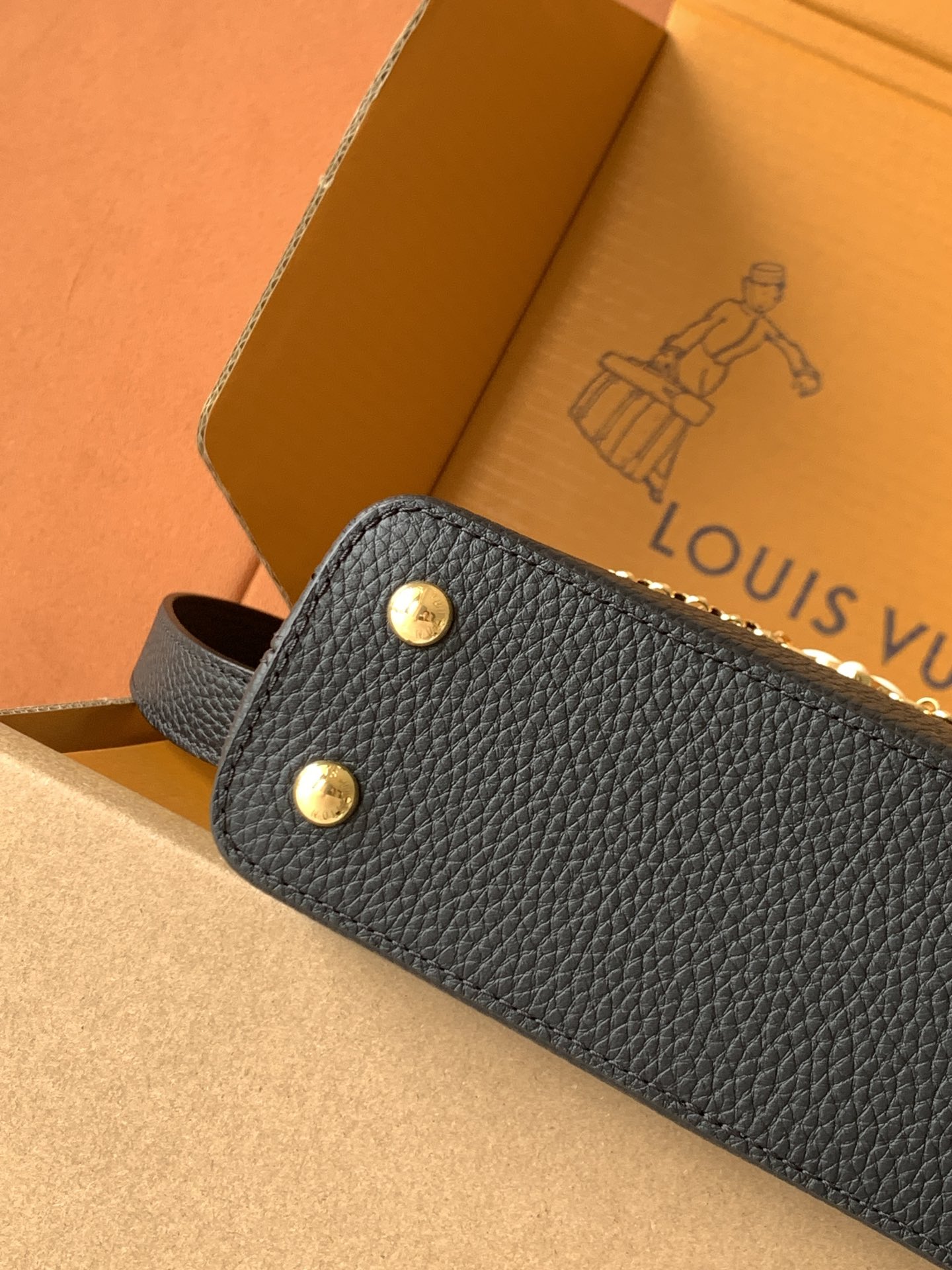 M25861 全钢五金 精品级别 进口牛皮本款 Capucines 迷你 手袋出自 Daydream 系