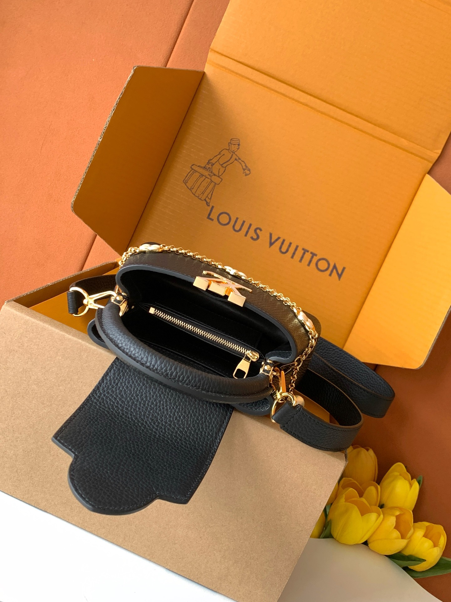 M25861 全钢五金 精品级别 进口牛皮本款 Capucines 迷你 手袋出自 Daydream 系