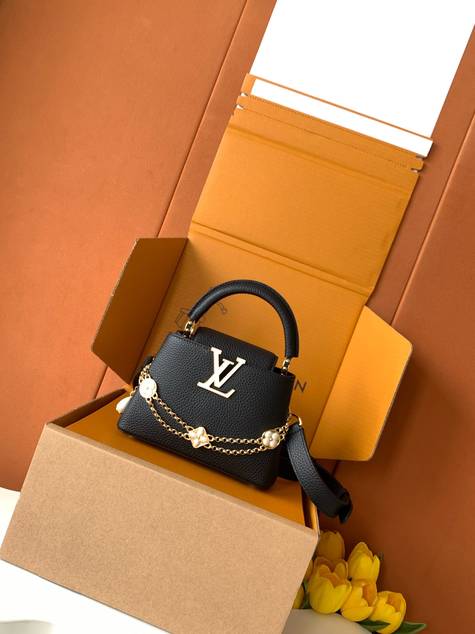 M25861 全钢五金 精品级别 进口牛皮本款 Capucines 迷你 手袋出自 Daydream 系