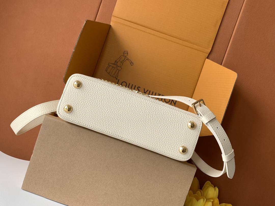 全钢五金 M15118 精品级别 进口牛皮珍珠白配香芋紫金本款Capucines迷你手袋向巴洛克风格珠宝