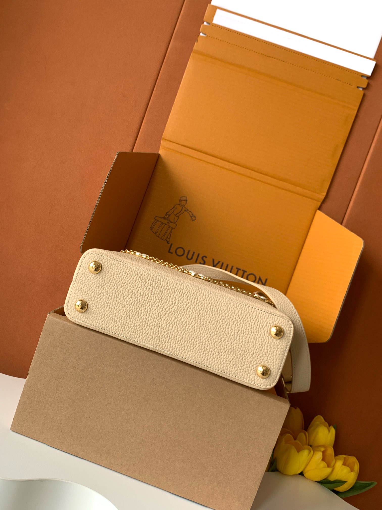 全钢五金 M25461 精品级别 进口牛皮浅土黄金本款Capucines迷你手袋向巴洛克风格珠宝汲取灵感