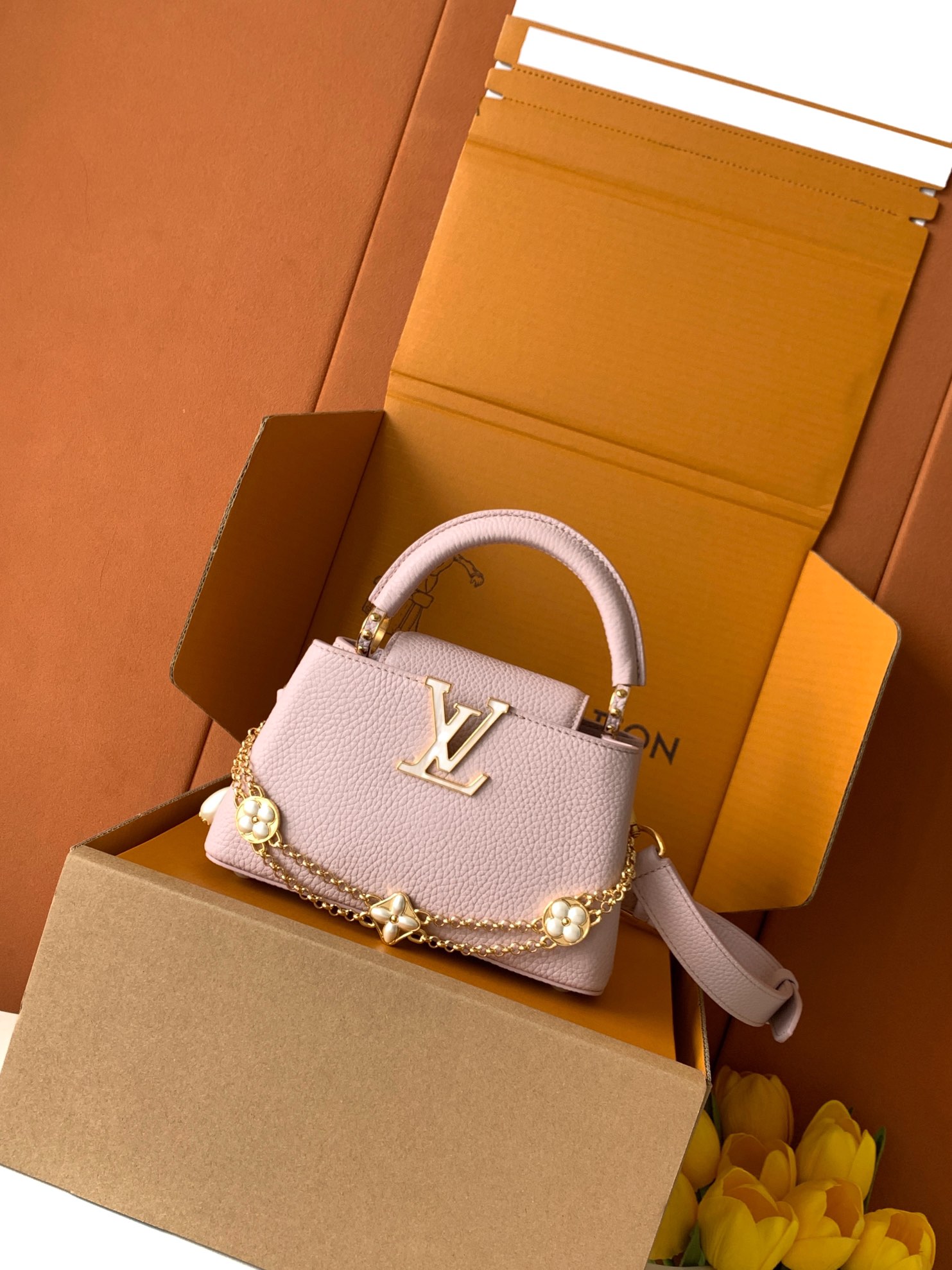 全钢五金 M25476 精品级别 进口牛皮 香芋紫金 本款Capucines迷你手袋向巴洛克风格珠宝汲取