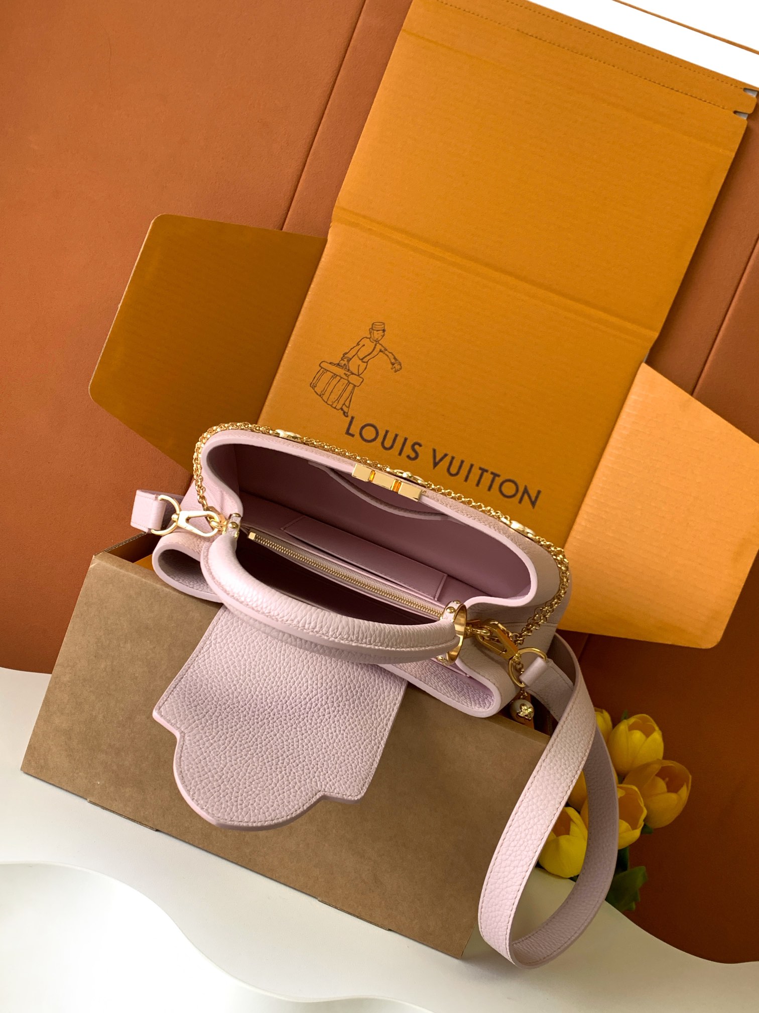 全钢五金 M25477 精品级别 进口牛皮香芋紫金 本款Capucines迷你手袋向巴洛克风格珠宝汲取灵