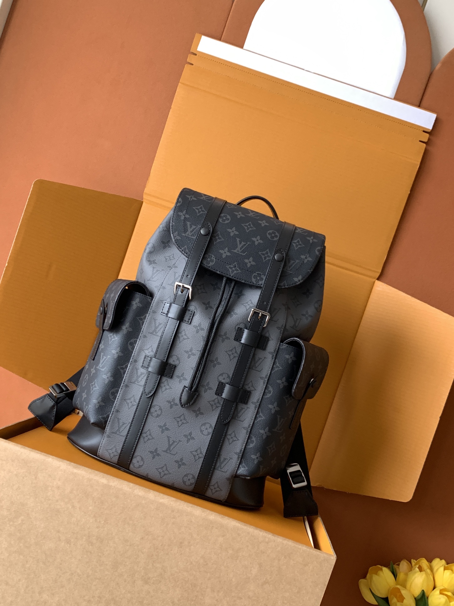 p1050P Mochila mediana Christopher [Hardware de acero de grado especial] Modelo: M45419 Cuero: Cuero italiano de grado …