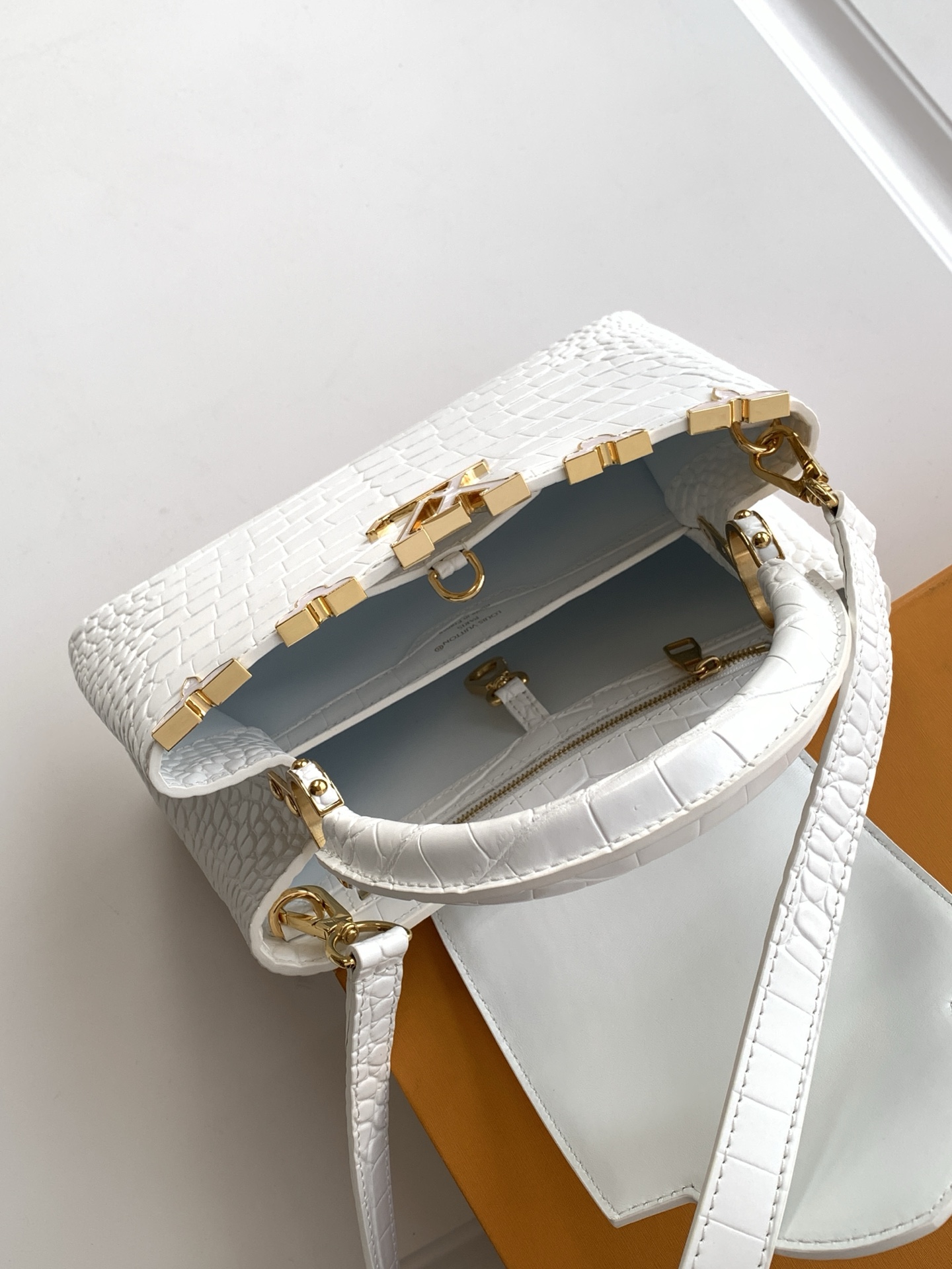 Lacoste 全钢五金 独家定制 精品级别 进口白色亮光鳄鱼纹金扣M86154动态163c动态变码