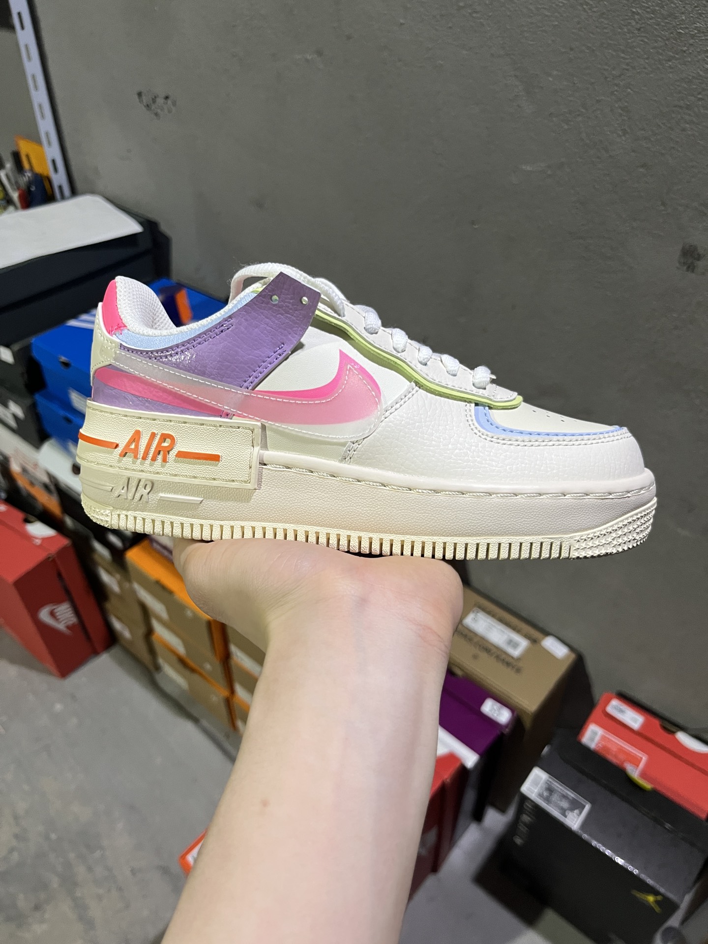 #实拍鉴赏 #仓库随手拍上新
#XC纯原 💰130
Nike AF1 Shadow Shadow 马卡龙 低帮 板鞋 女款 玛卡龙
货号：CU3012-164
尺码：35-40