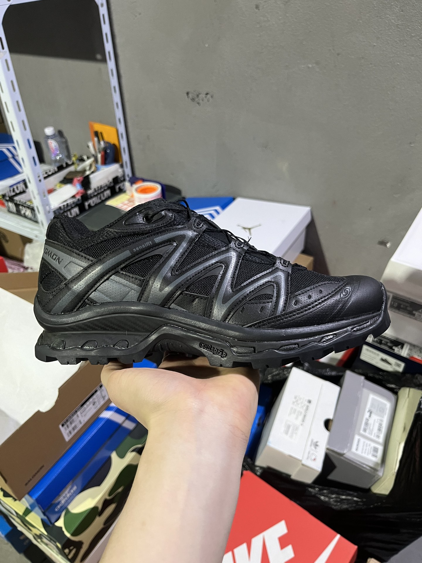 #实拍鉴赏 #仓库随手拍上新
#绿X顶级 💰230
SALOMON萨洛蒙 XT-Quest 户外运动 织物减震耐磨支撑 低帮跑步鞋 男女同款 黑色
货号:410139
尺码:36-46