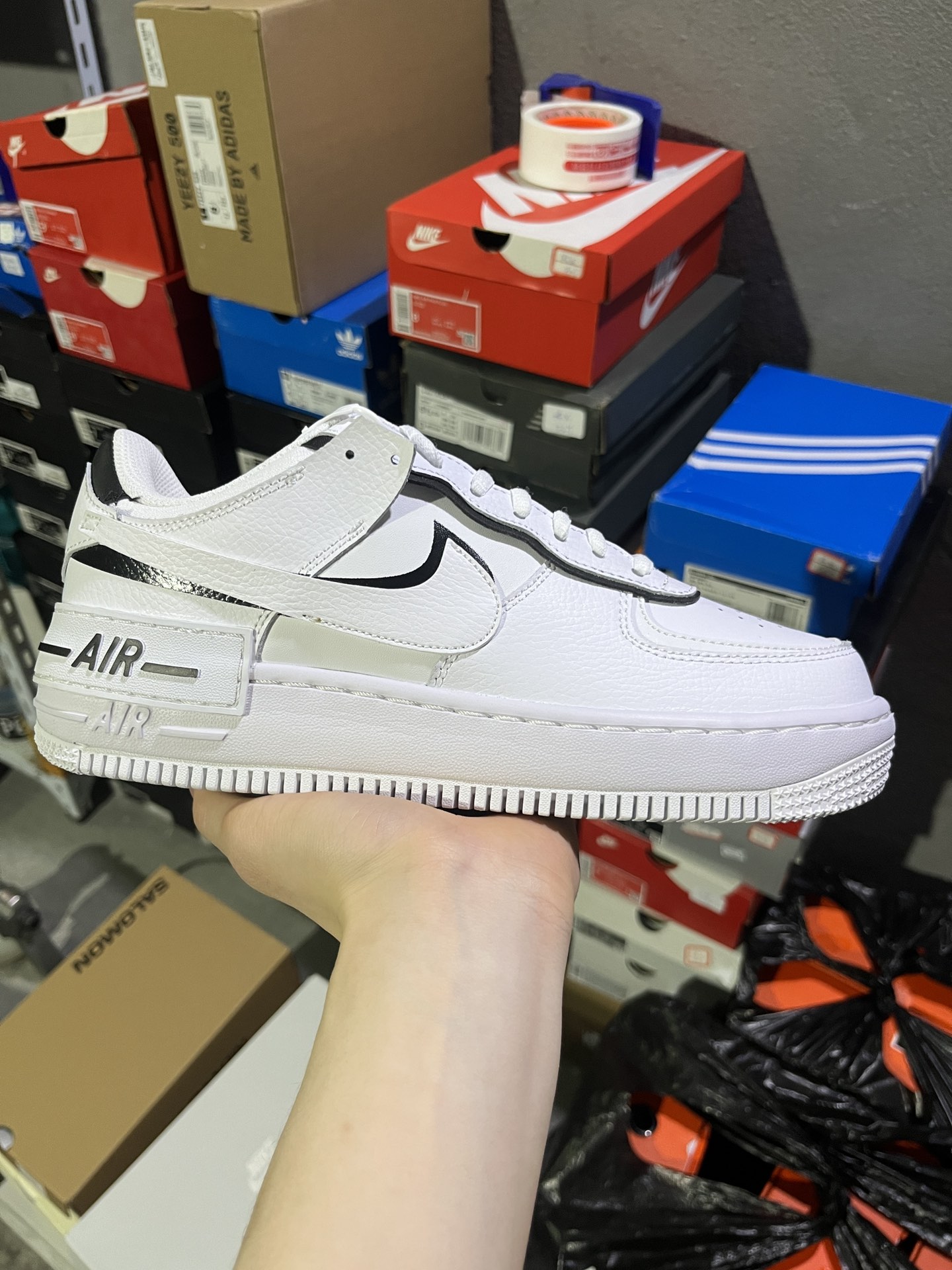 #实拍鉴赏 #仓库随手拍上新
#XC纯原 💰130
【定制球鞋】 Nike Air Force 1 shadow 皮革 空军一号 个性手绘 熊猫 阴阳 休闲 防滑轻便 低帮 板鞋 女款 白黑
货号：CI0919-100
尺码：35-42