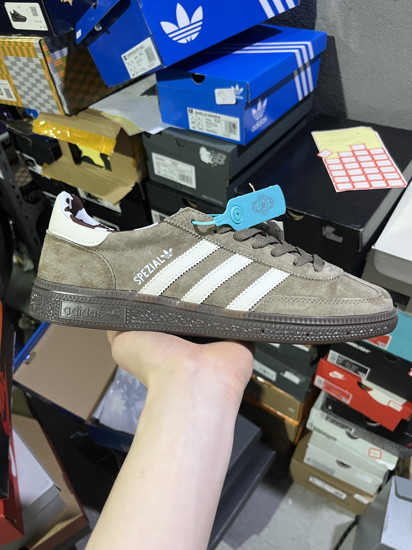 #实拍鉴赏 #仓库随手拍上新 #毒版纯原 adidas originals HANDBALL SPEZIAL 时尚舒适 低帮 板鞋 女款 白粽 货号:JR5007